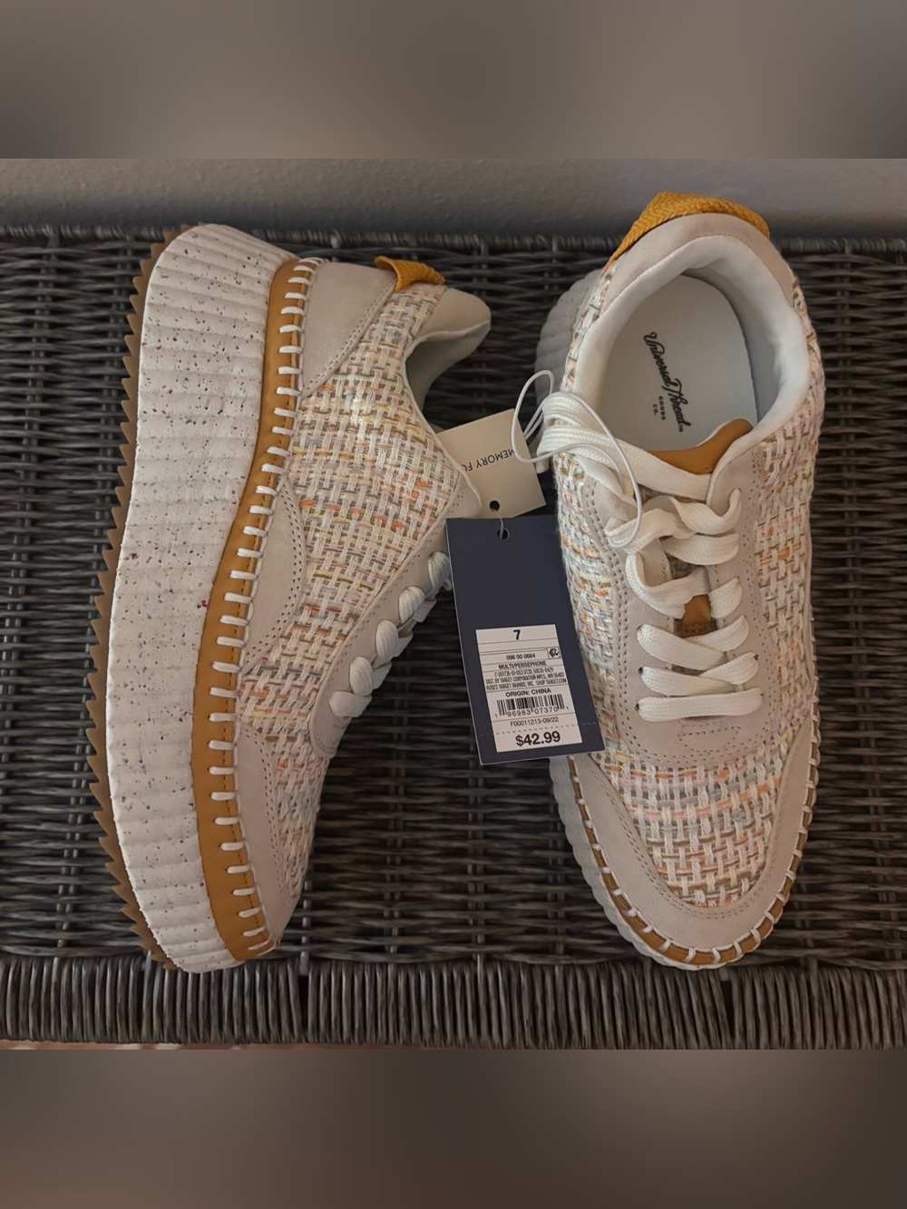 Universal Thread Women’s Casual Woven Platform Sneaker - Cream & Mustard Size 7
